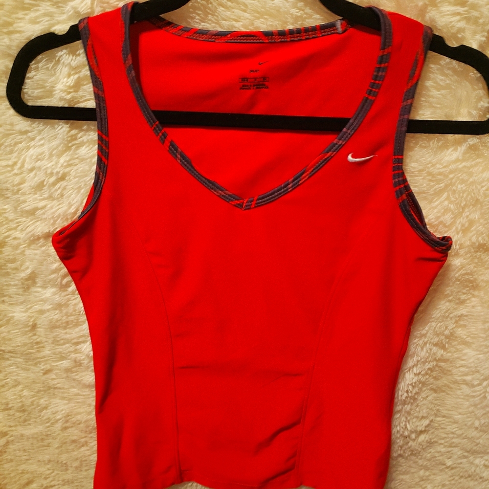 Nike red tank top (make me an offer!)
